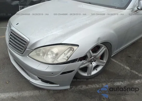 2007 Mercedes-Benz S 550 z USA, uszkodzony, nr VIN WDDNG71X77A098590